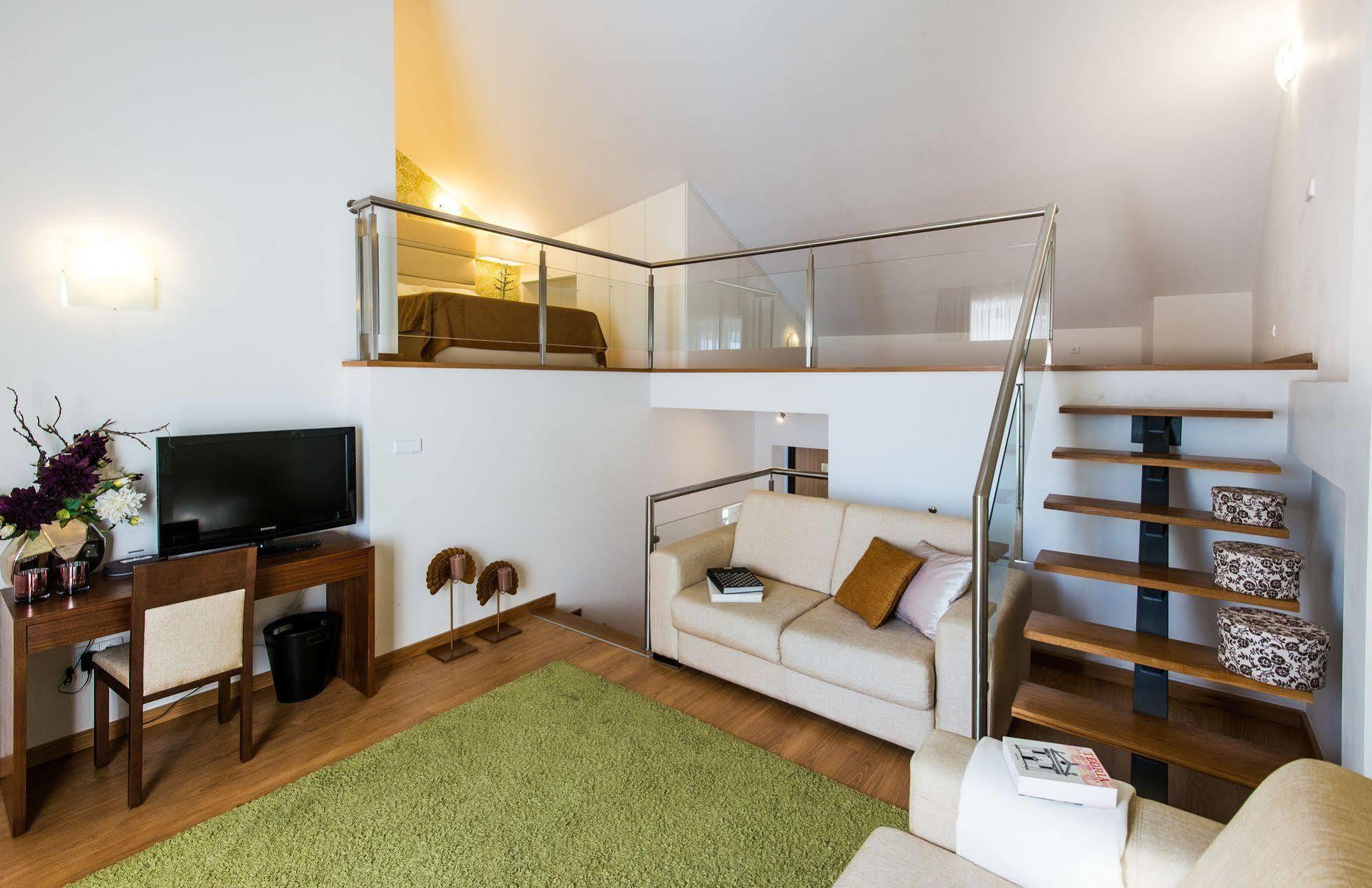 Aparthotel Vitoria Village