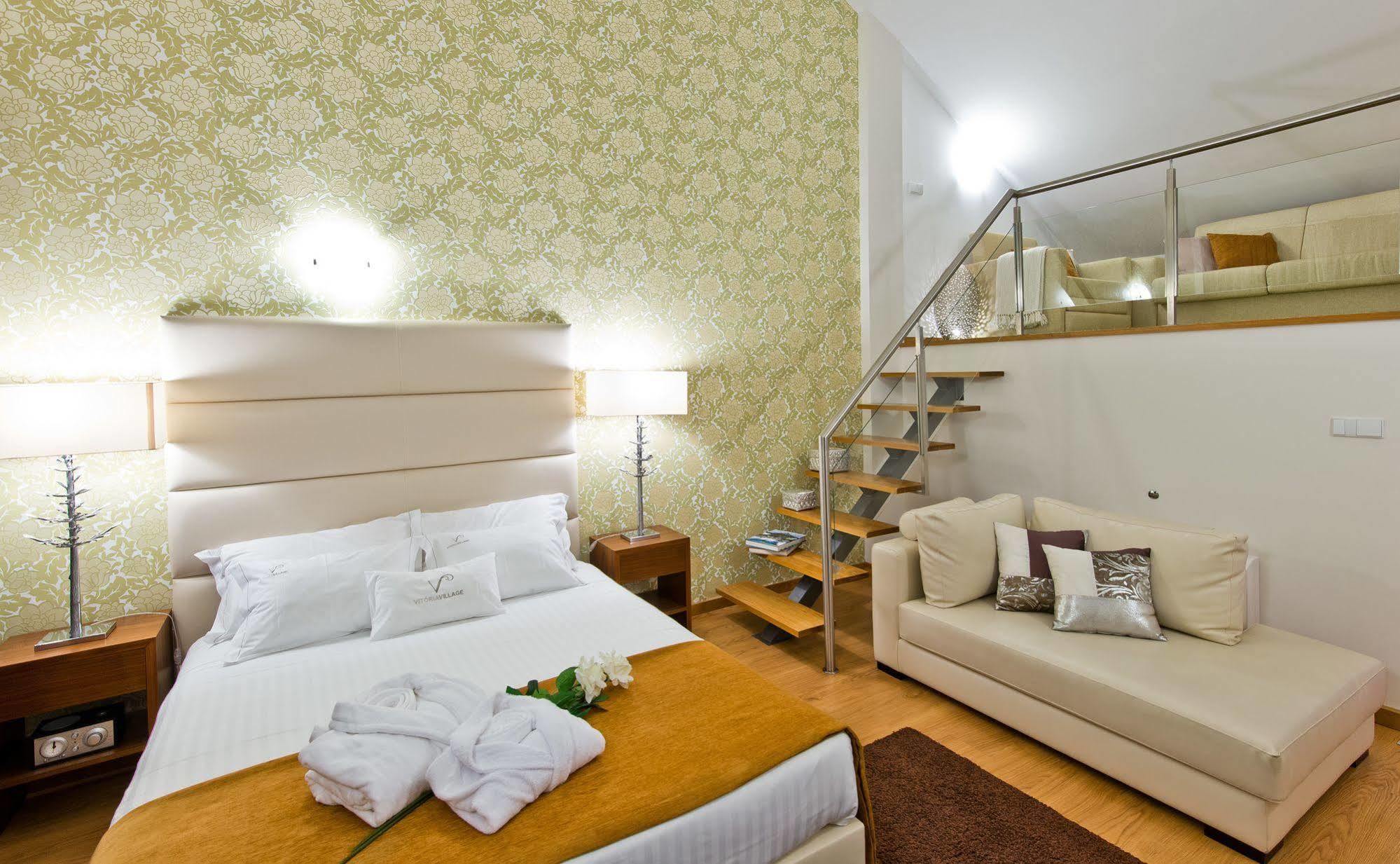 Aparthotel Vitoria Village 3*